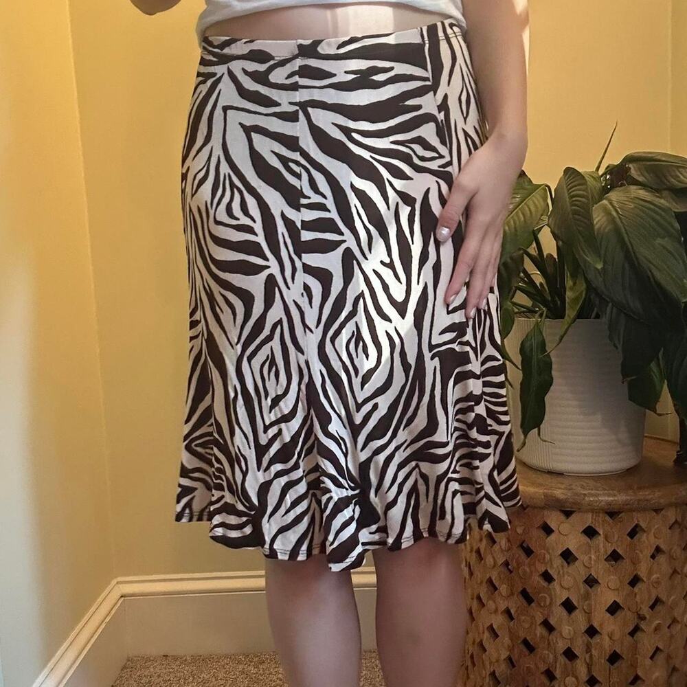 The Travel Collection Brown and white stretchy zebra midi skirt sz medium